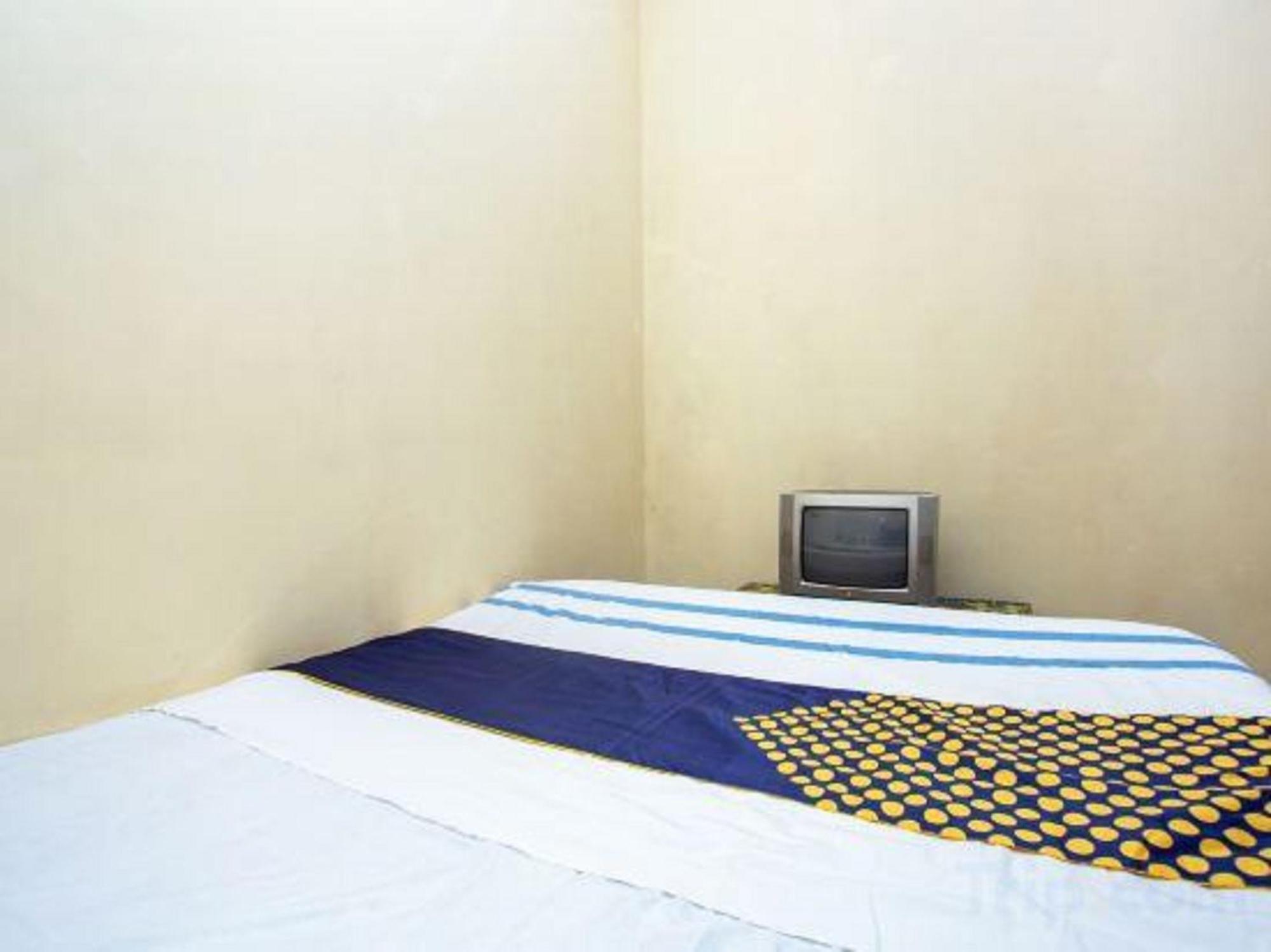 Spot On 2473 Buana Jaya Guest House Cilacap Εξωτερικό φωτογραφία