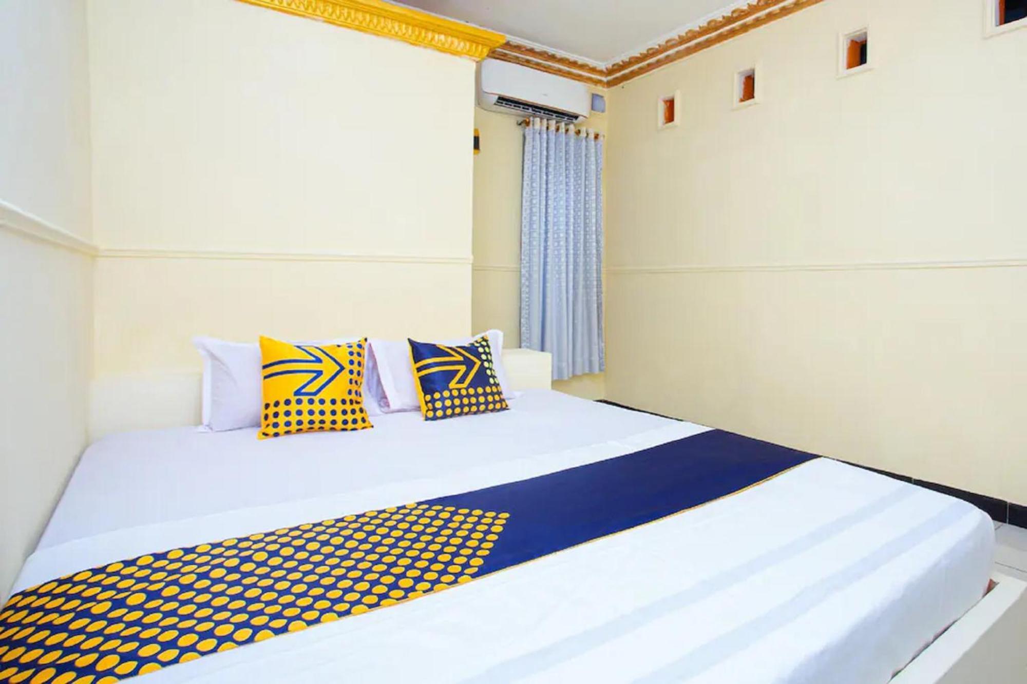 Spot On 2473 Buana Jaya Guest House Cilacap Εξωτερικό φωτογραφία